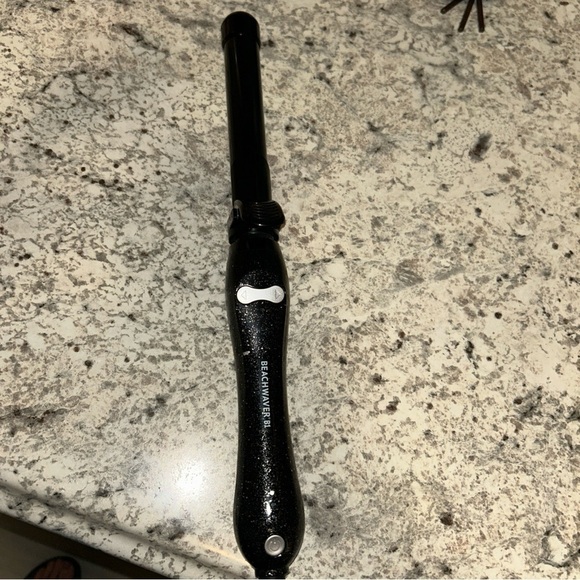 Beachwaver Other - Beach waiver B1 curling iron new without the box